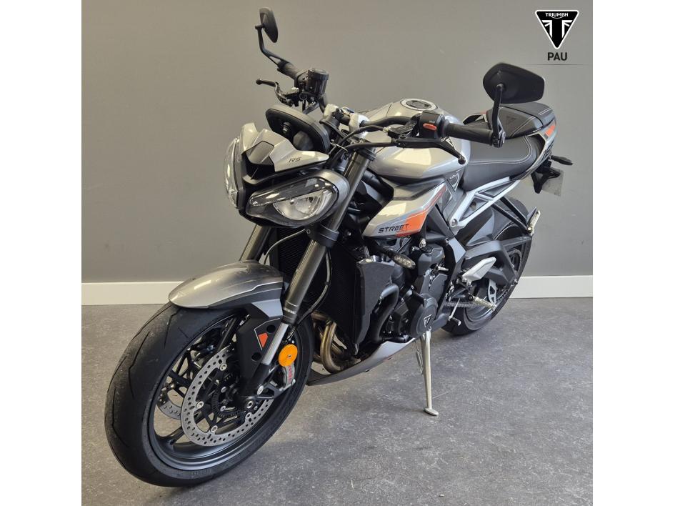 TRIUMPH STREET TRIPLE 765 RS 2025