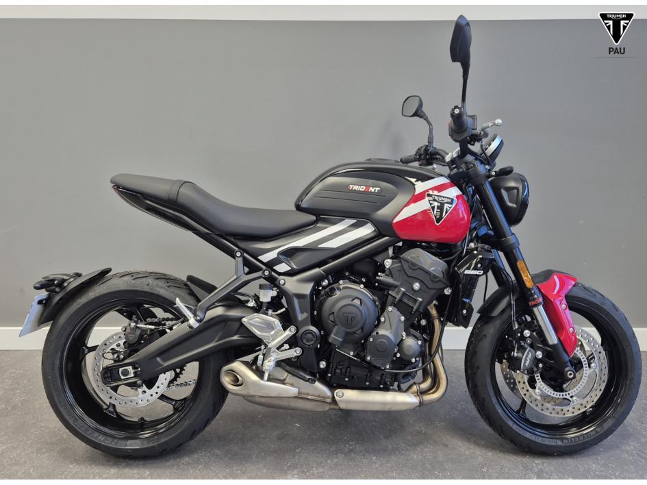 TRIUMPH TRIDENT 660 2025