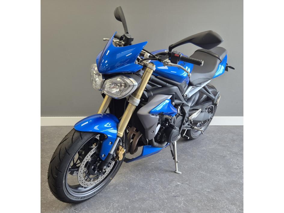 TRIUMPH STREET TRIPLE 675 2013