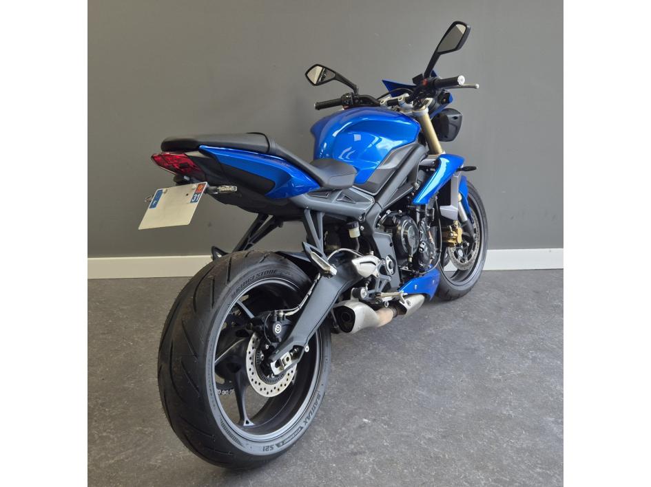 TRIUMPH STREET TRIPLE 675 2013