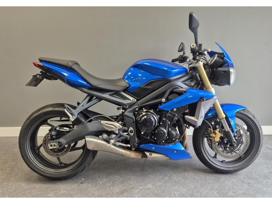 TRIUMPH STREET TRIPLE 675 2013