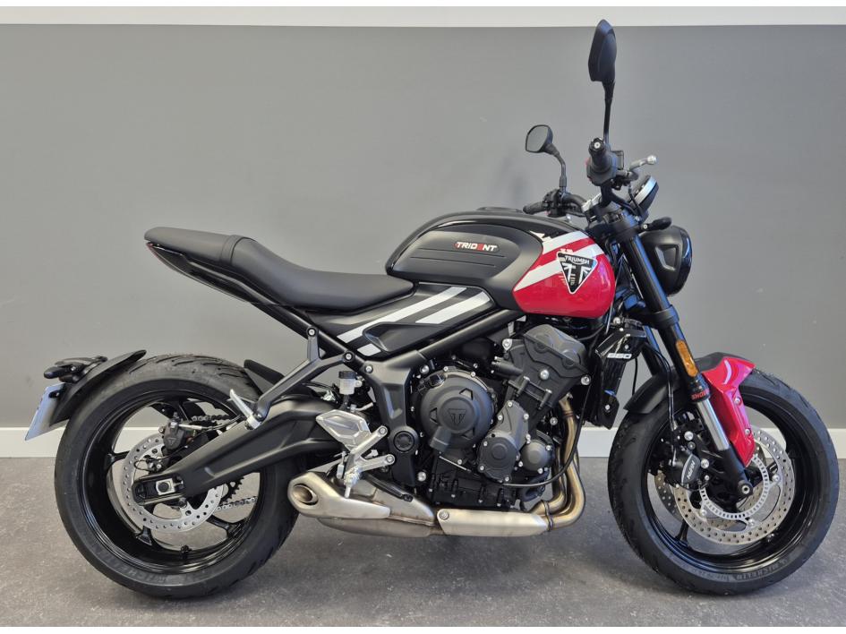 TRIUMPH TRIDENT 660 2024