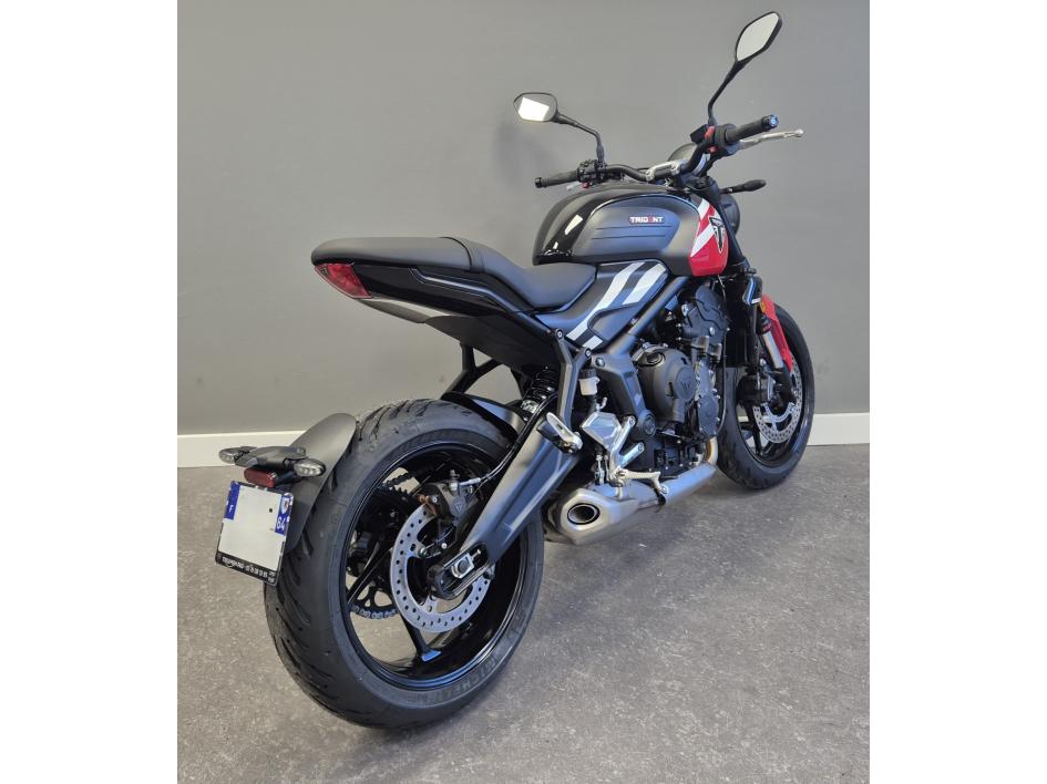 TRIUMPH TRIDENT 660 2024